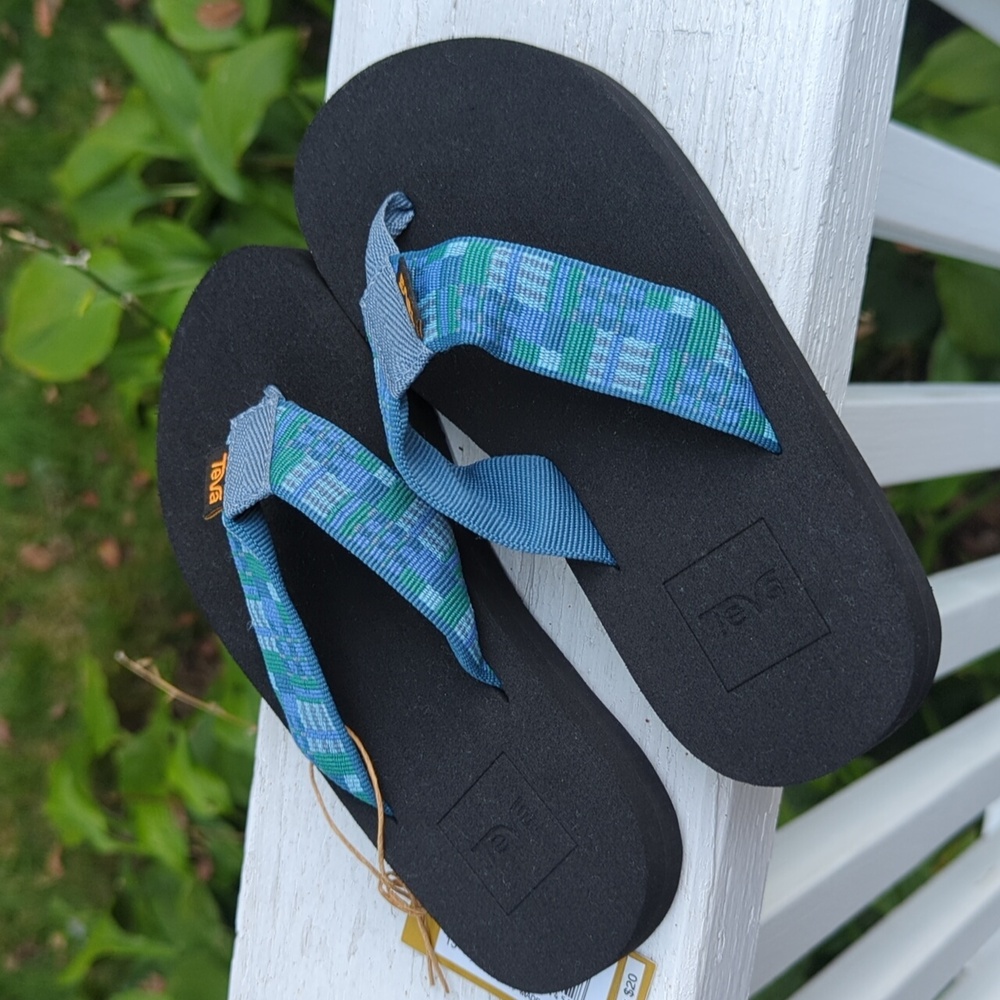 NWT Black and Blue Flip Flops Size 13 Kid
